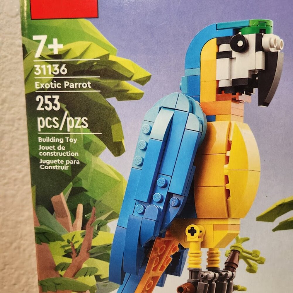 Lego Creator 3in1 Exotic Parrot Macaw Fish Frog Lego Set 253 Pieces CHRISTMAS Ma - Picture 10 of 15